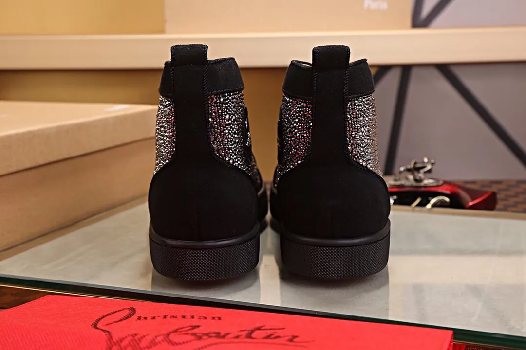 Ex-factory price 480. christian louboutin (CL red sole shoes) counter hot diamond series, high-top casual sneakers for couples 📢 📢 📢 Exclusive hot style release 🎈🎈💪 Movable latex feet 👻 Finished outsole sewing line [satisfied] 😝Female 35-40# Male 38#-46, global supply😝 [Top version]: original imported cowhide upper, top original leather lining, original molded TPU outsole, original 1:1 detail processing, original shoe last, large quantity available from stock,